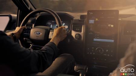 2022 Ford F-150 Lightning, interior